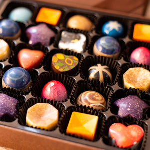 Bloom Delight Lux Winter Chocolate Bonbon Selection