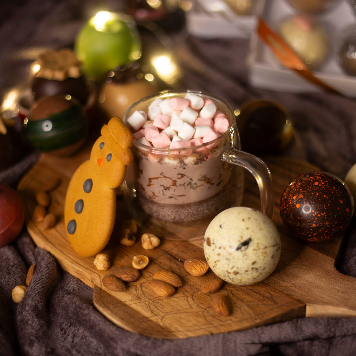 Hot Chocolate Bombs – Classical Flavours and Hazelnut