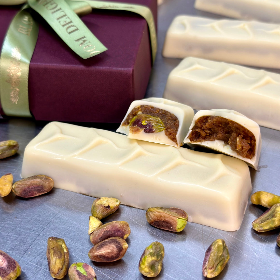 Bloom Delight London Bars With Pistachio